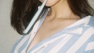 光落在你脸上，你可爱一如往常