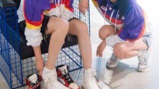 你永远猜不到你在舔的这双腿是谁的。。。