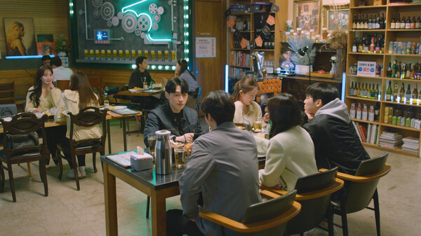 《太轻易坠入爱河 Love Too Easily》中文版百度云迅雷下载