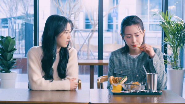 《太轻易坠入爱河 Love Too Easily》中文版百度云迅雷下载