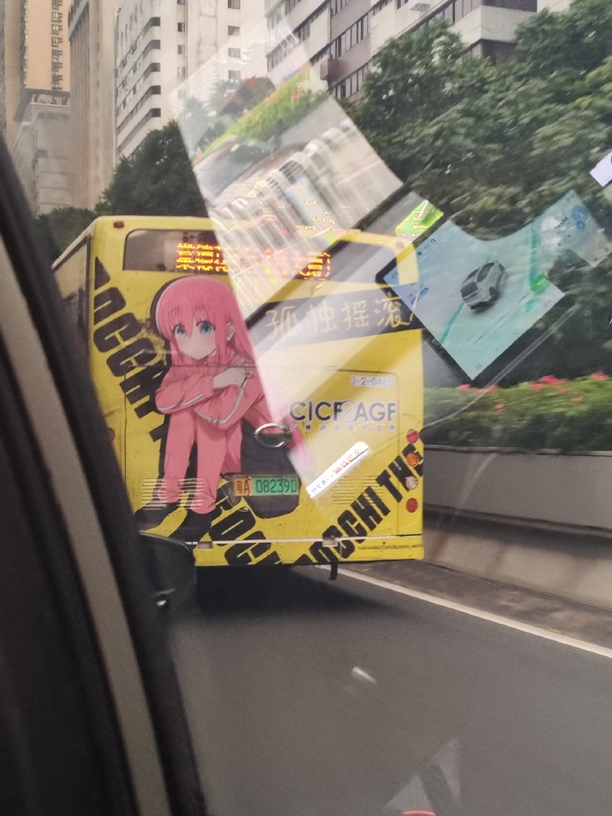 第四张是本人吧哈哈哈