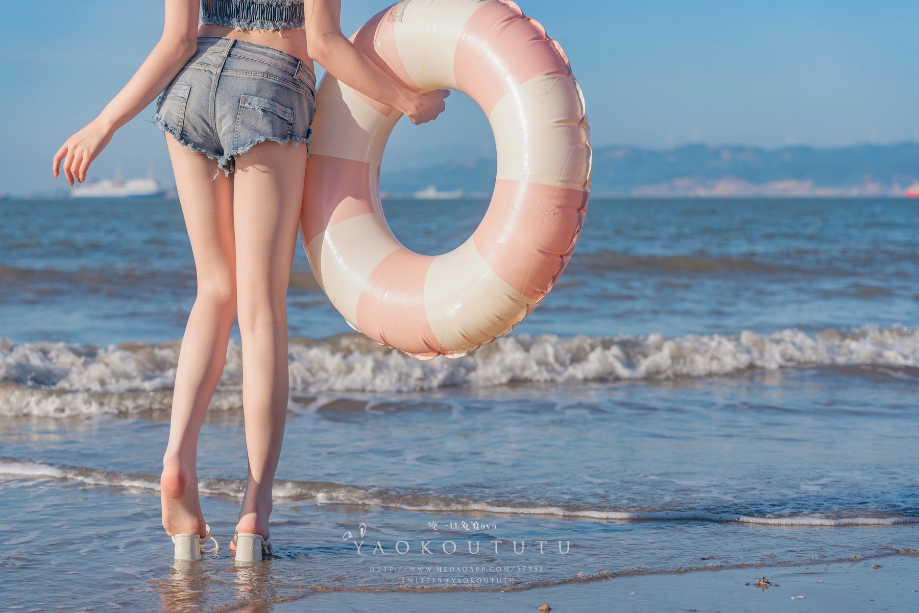 网紅博主@咬一口兔娘(黏黏团子兔) 『海の夏日』Shotgun