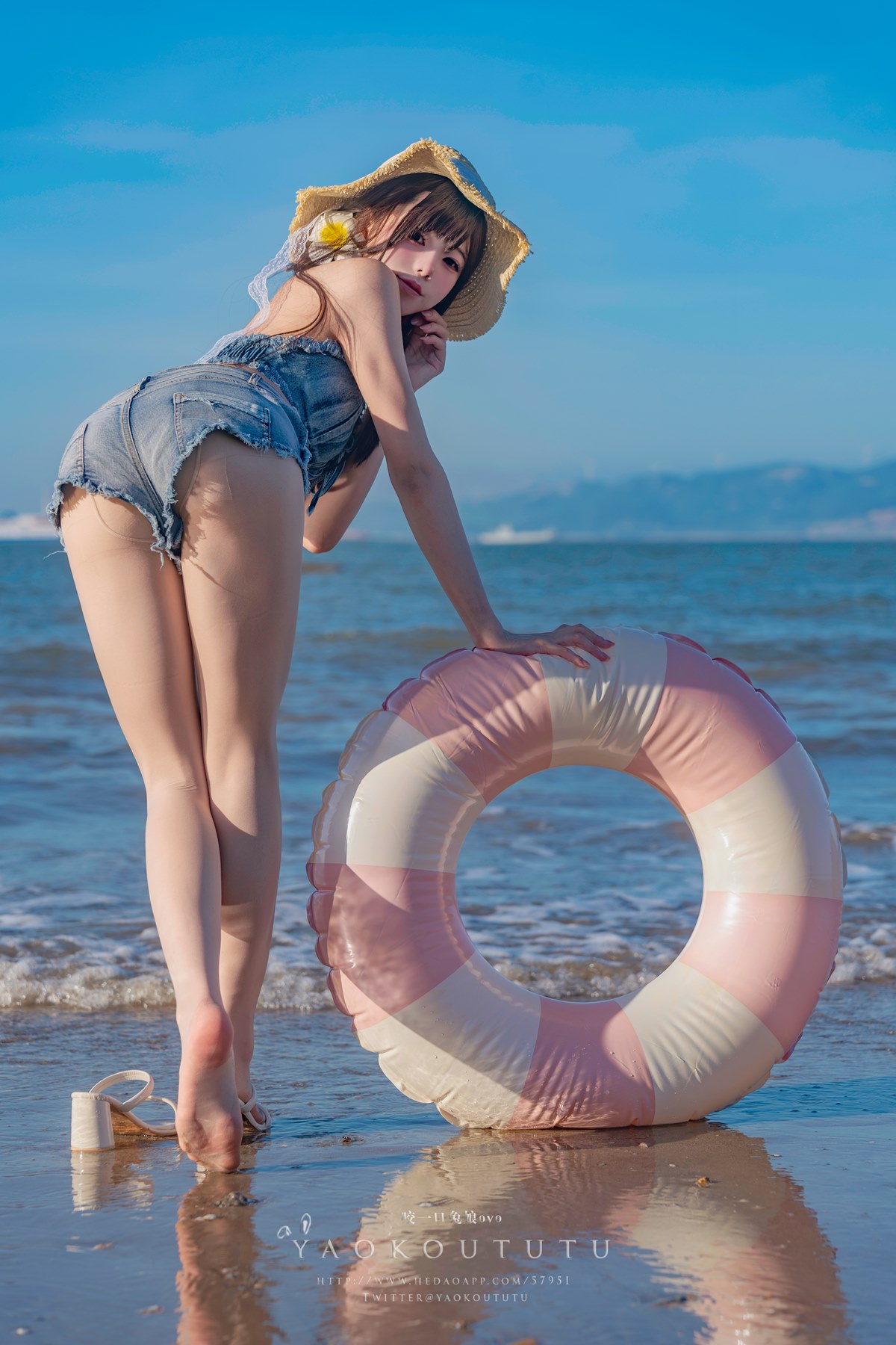 网紅博主@咬一口兔娘(黏黏团子兔) 『海の夏日』Shotgun